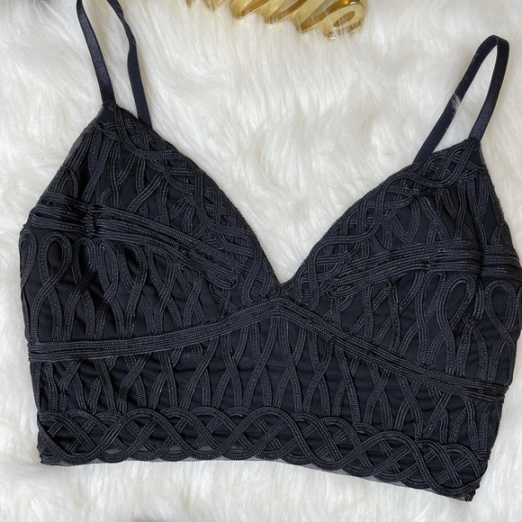 2piece black Bebe skirt set with mesh - Picture 3 of 10